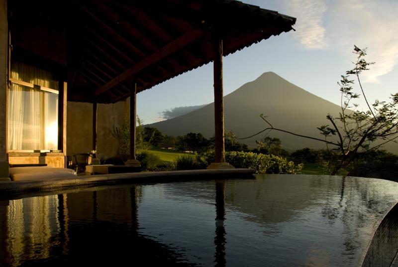 Hotel La Reunion Golf Resort And Residences Antigua Room photo