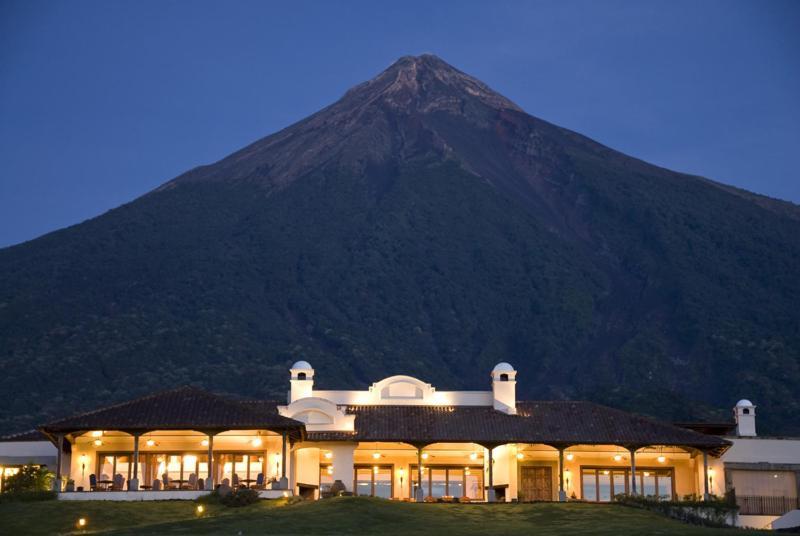 Hotel La Reunion Golf Resort And Residences Antigua Exterior photo