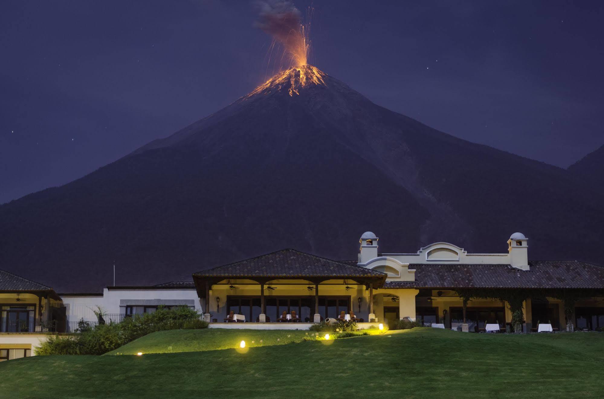 Hotel La Reunion Golf Resort And Residences Antigua Exterior photo